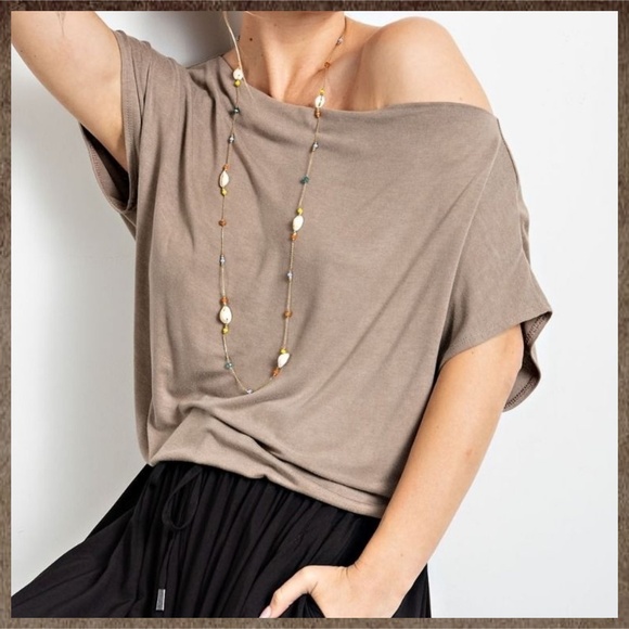 EASEL Ruched Sides Slouchy Short Dolman Sleeves Slinky Boat Neck Top Scooped Hem - Picture 6 of 13